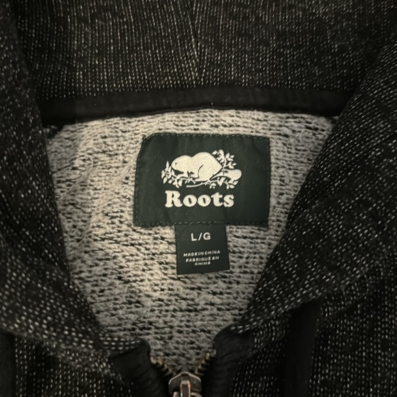 Roots zip up hoodie!! - Picture 3 of 7